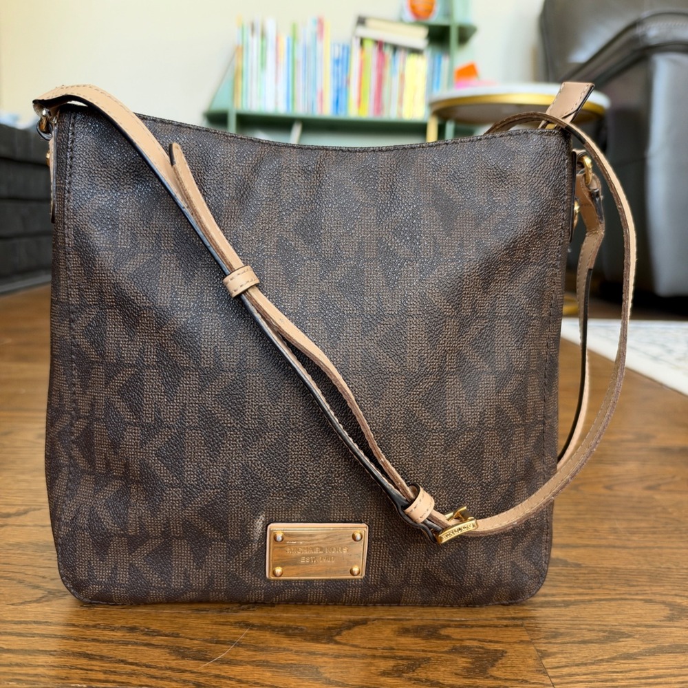 Michael Kors Signature Crossbody Women Medium Brown Monogram Logo Classic Preppy